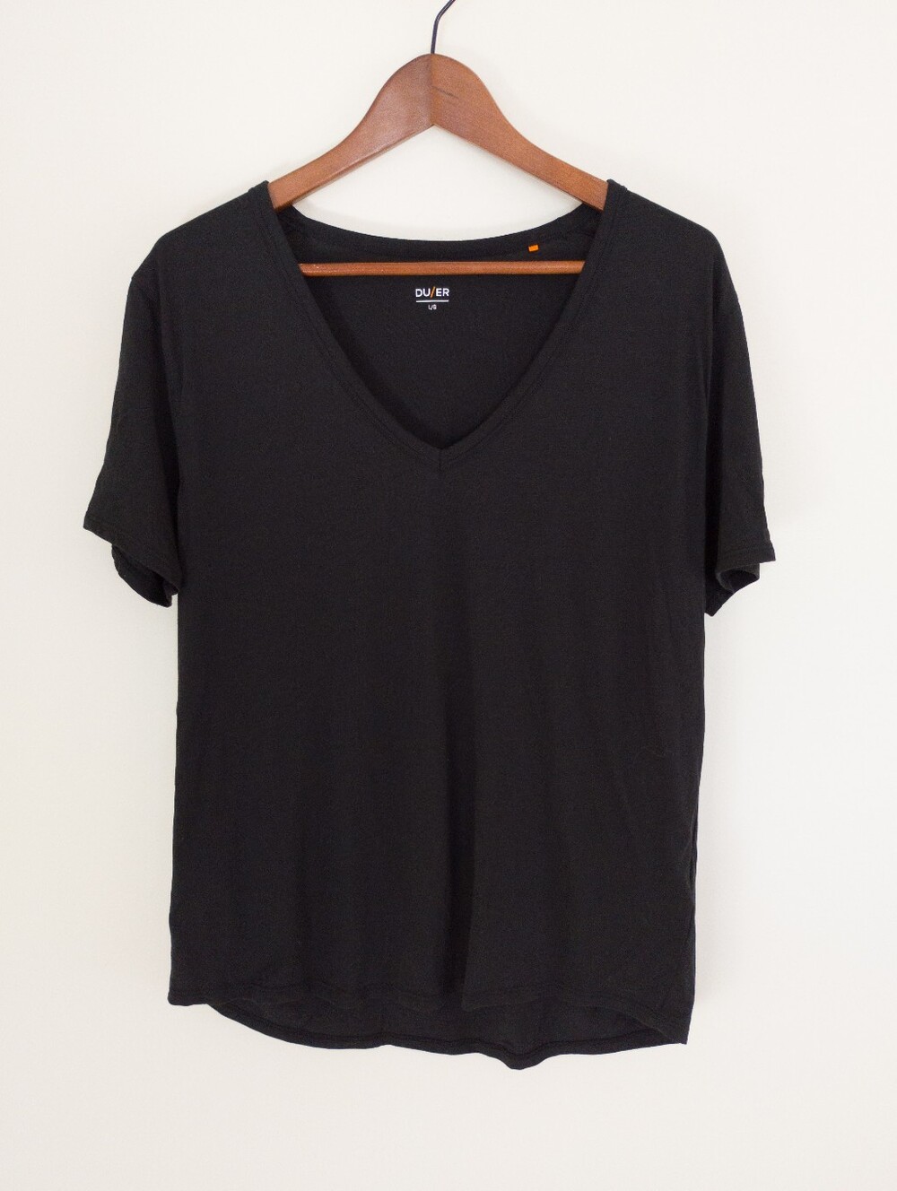 DUER Only V-Neck T-Shirt Black Pima Cotton Tencel Tee Large